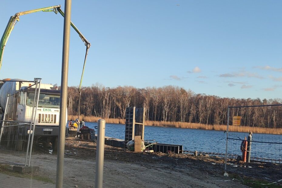 Zdjęcie: Betonowanie nabrzeża