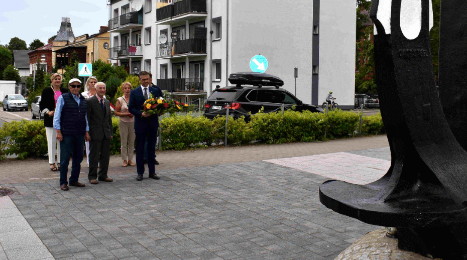 Zdjęcie: Oddali hołd rybakom, którzy oddali życie morzu